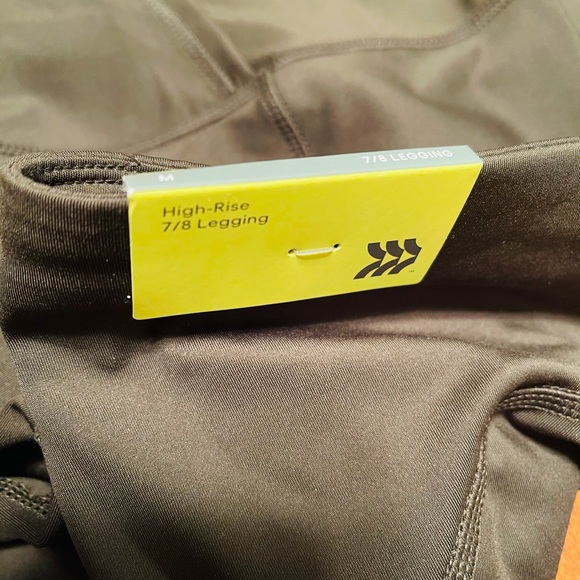 Sculpted Linear Laser Cut High-Waisted 7/8 Legging - Picture 11 of 14